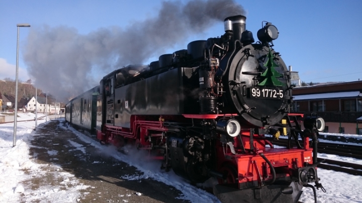 Fichtelbergbahn mit Tannenbaum 20171203