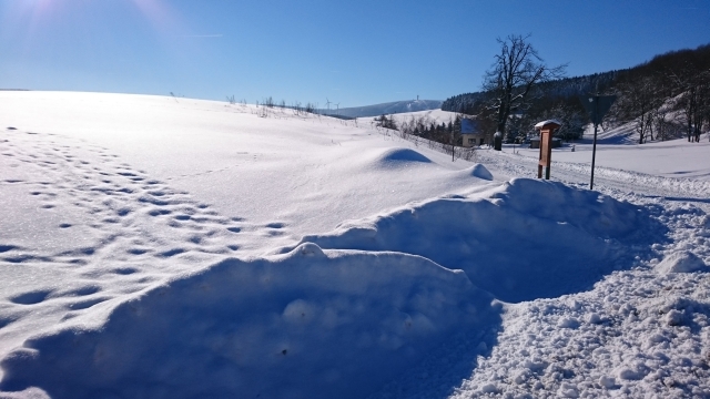 Blick Hammerunterwiesenthal zum Keilberg 20160122