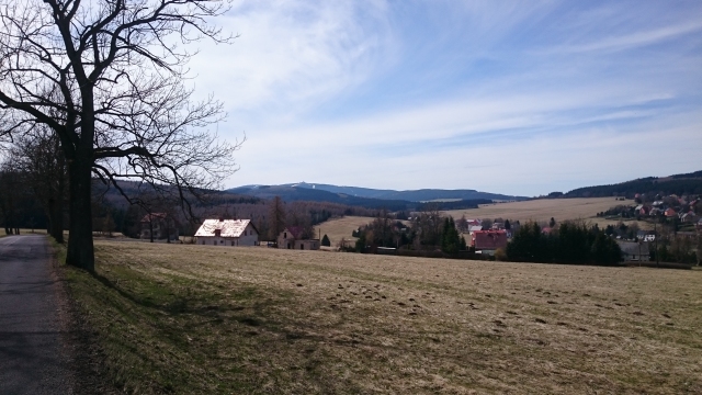 Blick von Kovarska zum Fichtelberg 20180415