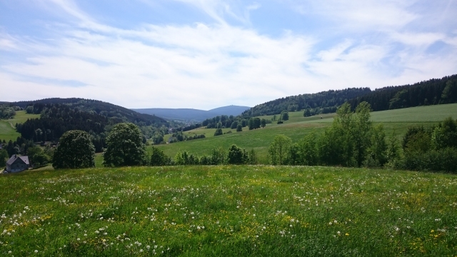 Blick vom Sehmatal zum Fichtelberg 20180520