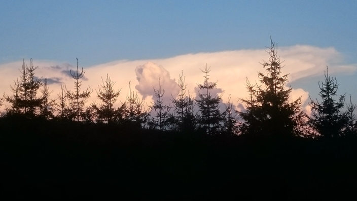 Wolken am Abend 20180809