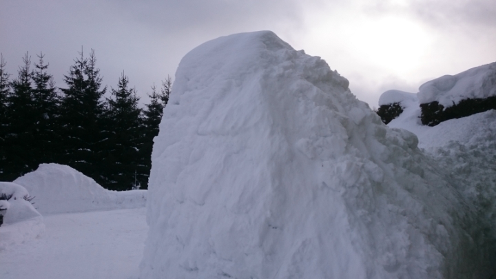 Weiter wachsende Schneeberge 20190113